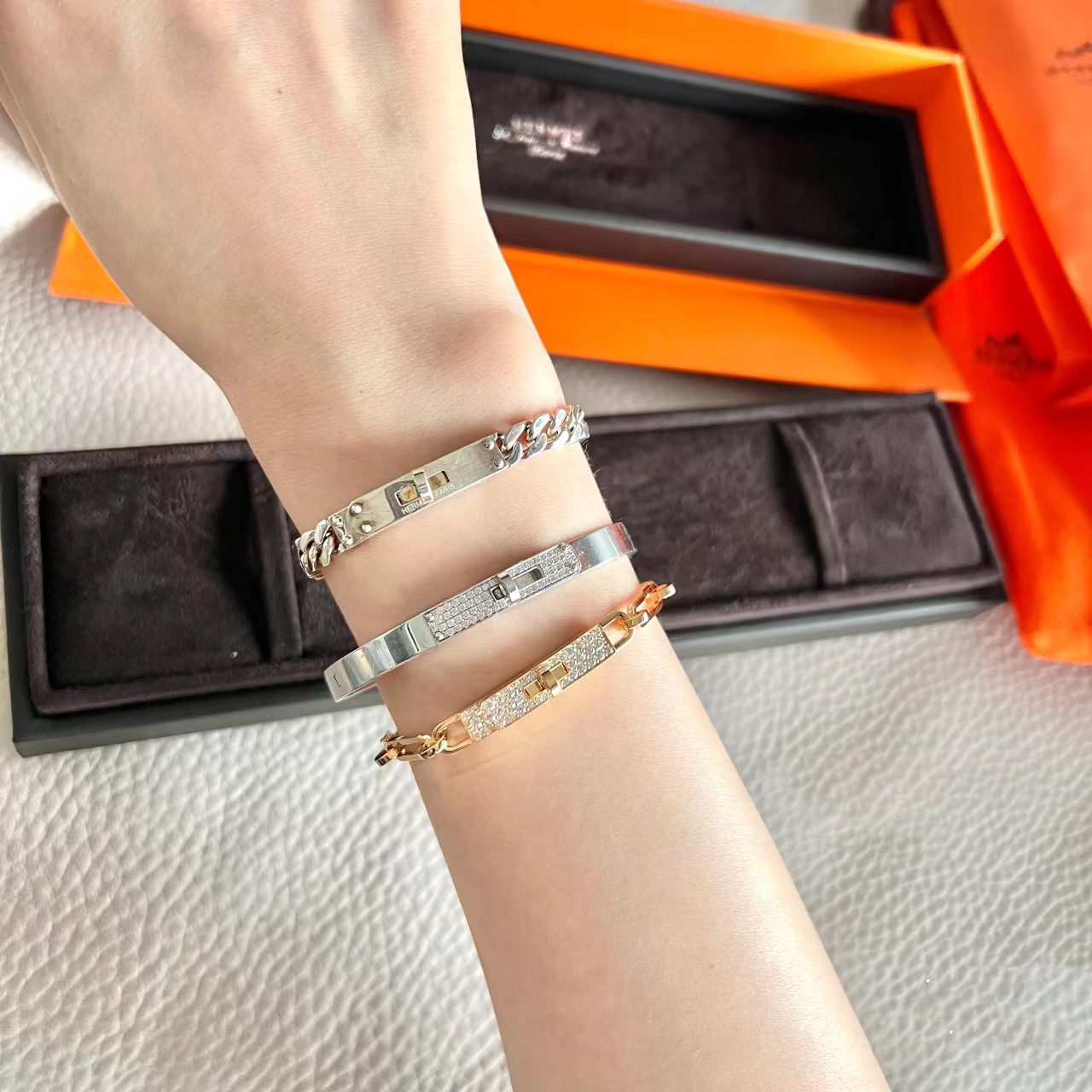 Hermes Rose Gold Diamond Kelly Chaine Bracelet ST – MAISON de LUXE